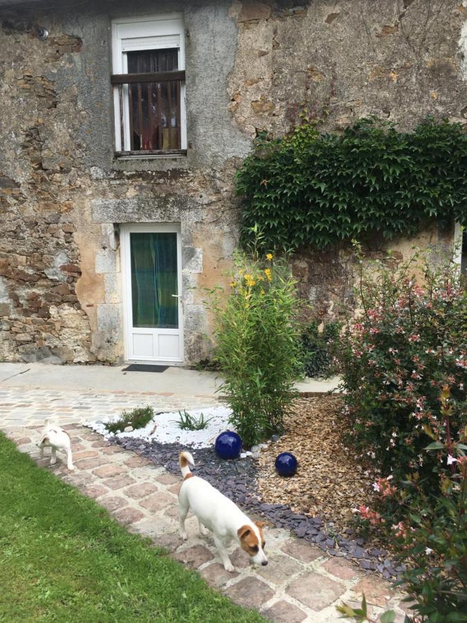 Ferme Gite Equestre En Charente Confolens Eksteriør bilde
